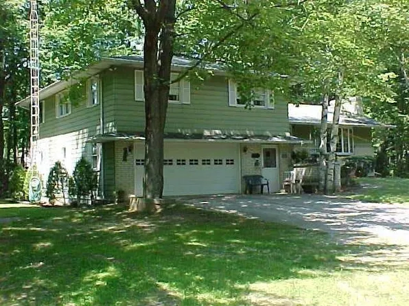 3265 Church Rd, Casco, MI 48064