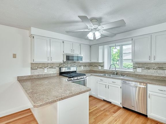 3rd image of 166 Wycliff Dr