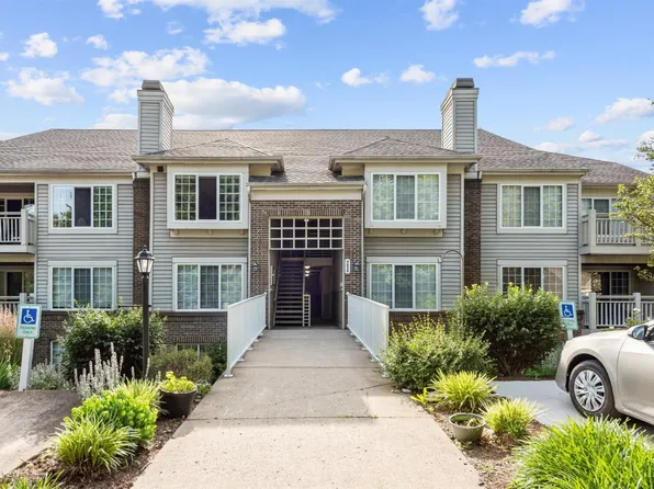 9850 Regatta Dr Unit 104, Cincinnati, OH 45252