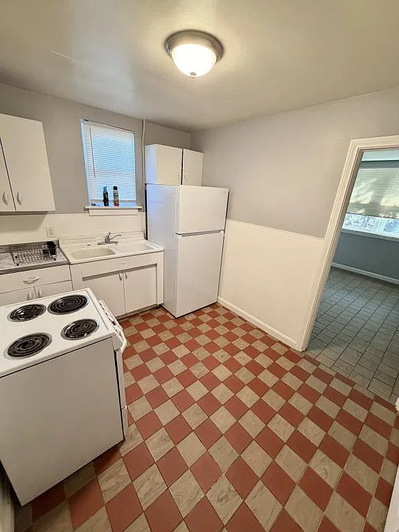 310 Vine Ave — Photo 4