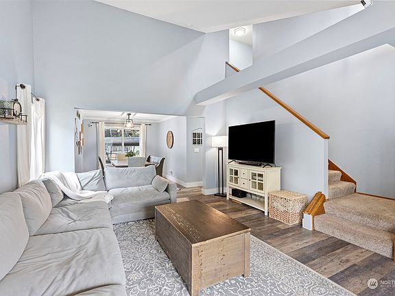 4th image of 12125 Wallingford Place NW