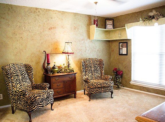 2nd image of 4104 Crestridge Dr