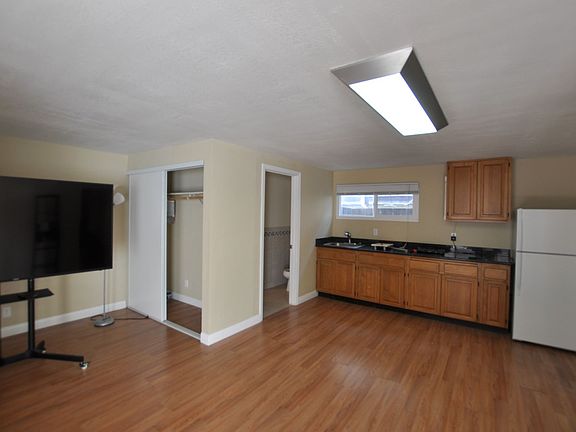 4th image of 3360 Oakmont Dr