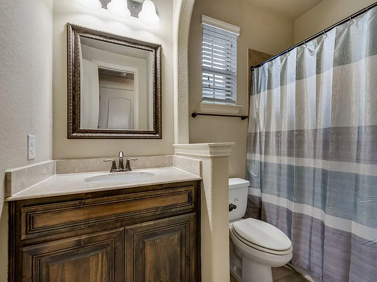 8408 La Fontaine Dr — Photo 4
