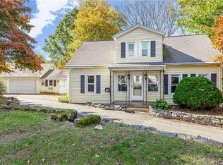 32 Elm St, Derby, CT 06418