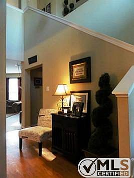 2nd image of 1015 Elm Dr