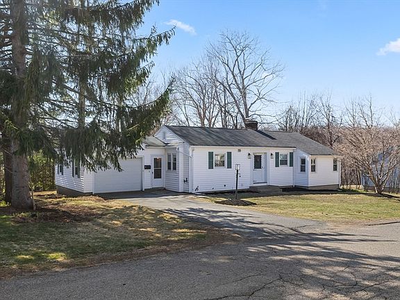2nd image of 4 Crestwood Rd
