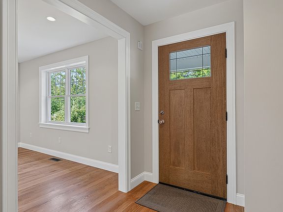 3rd image of 7 Heritage Way