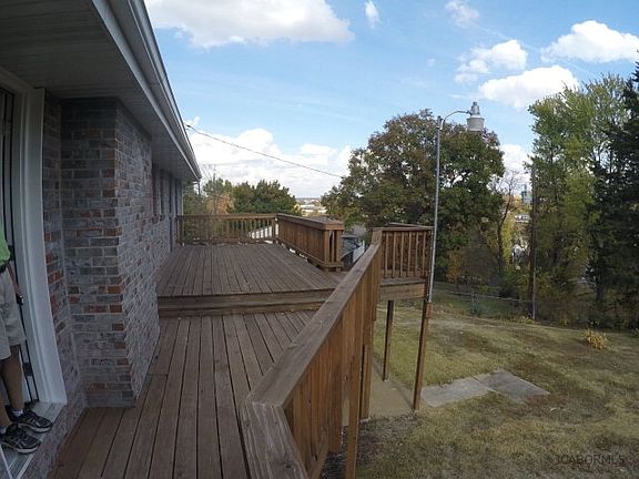 3rd image of 1013 Westwood Dr