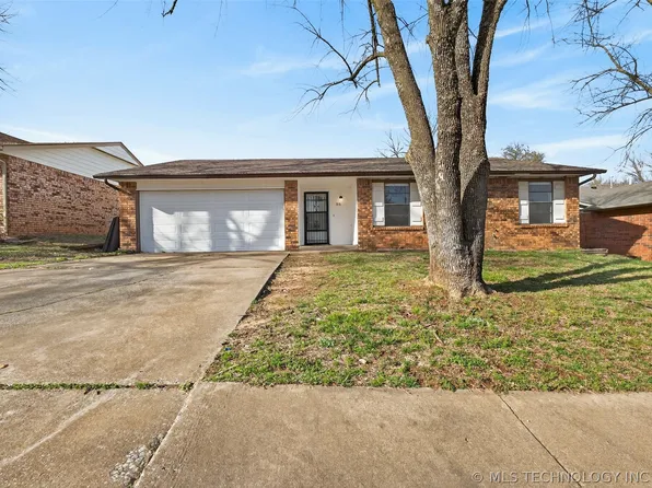 316 E Vicksburg St, Broken Arrow, OK 74011