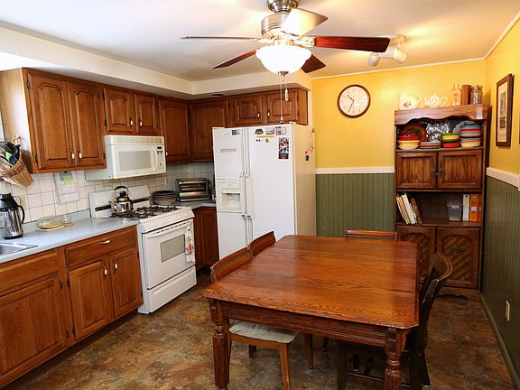 Large eat-in kitchen