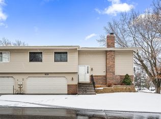3585 York Dr, Woodbury, MN 55125