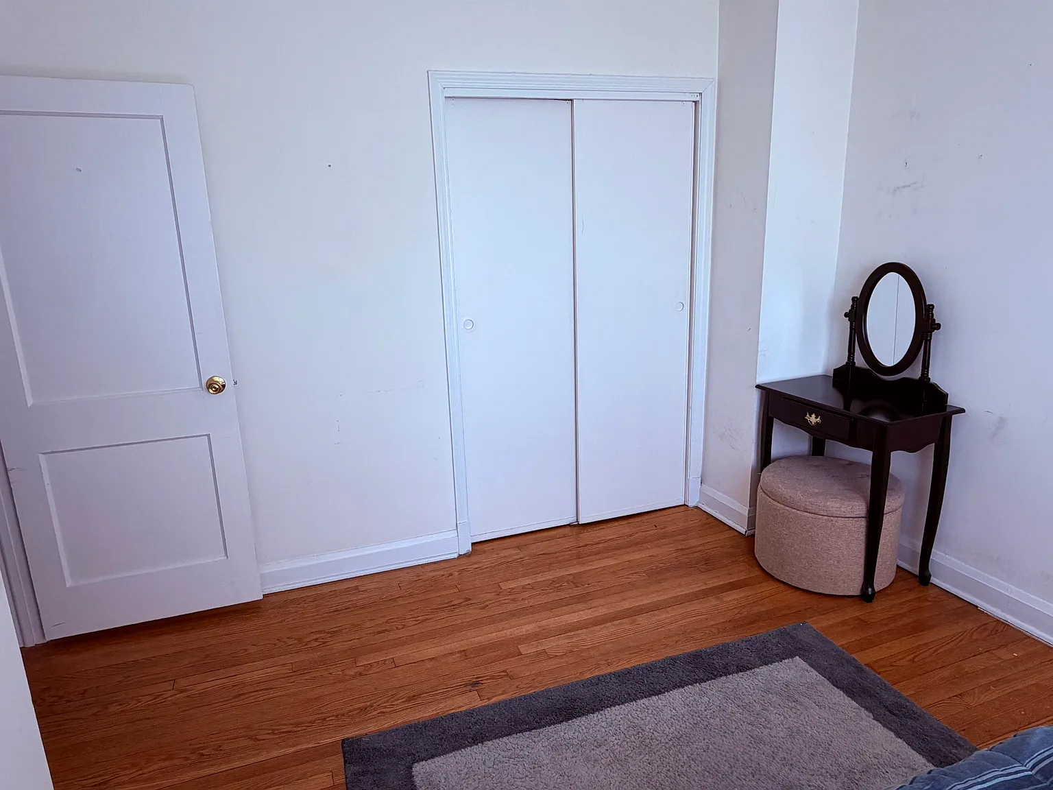 1 bed, 1.5 bath, 1216 sqft, $850 — Photo 3