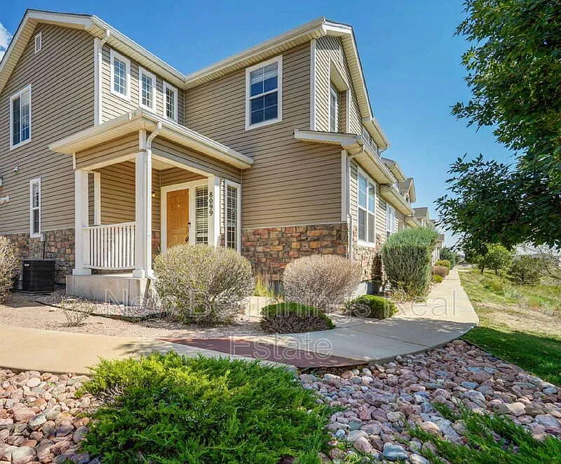 2 bed, 2.5 bath, 1625 sqft, $2,095 — Photo 3