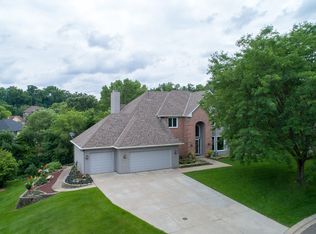 1628 Hawk Pl, Eagan, MN 55122