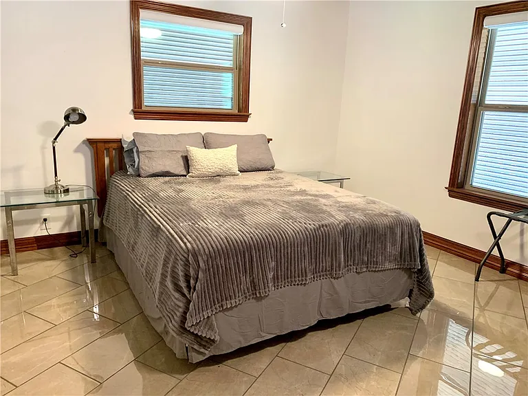 5926 S Alameda St — Photo 13
