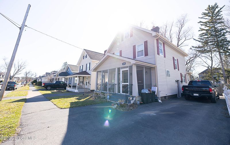 4th image of 1145 Keyes Avenue