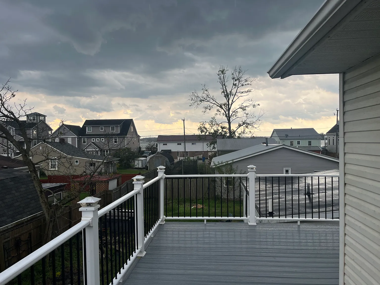 3 bed, 1184 sqft, $2,099 — Photo 1