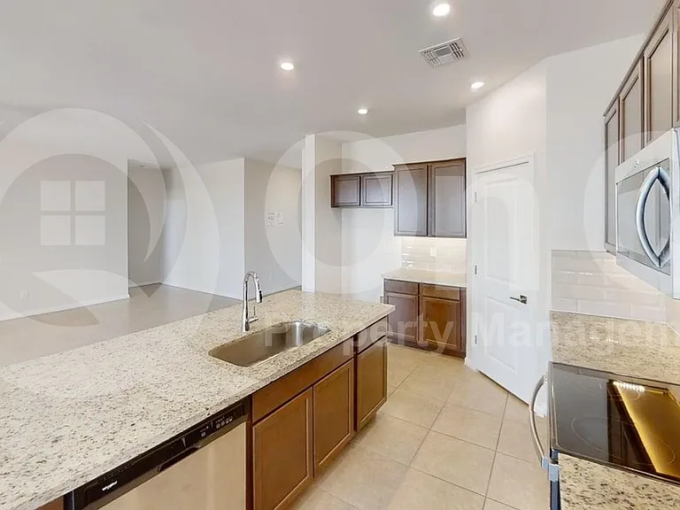 2050 E Piedmont Pl — Photo 5