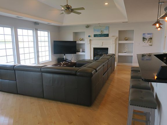 5th image of 9614 Bay Front Dr