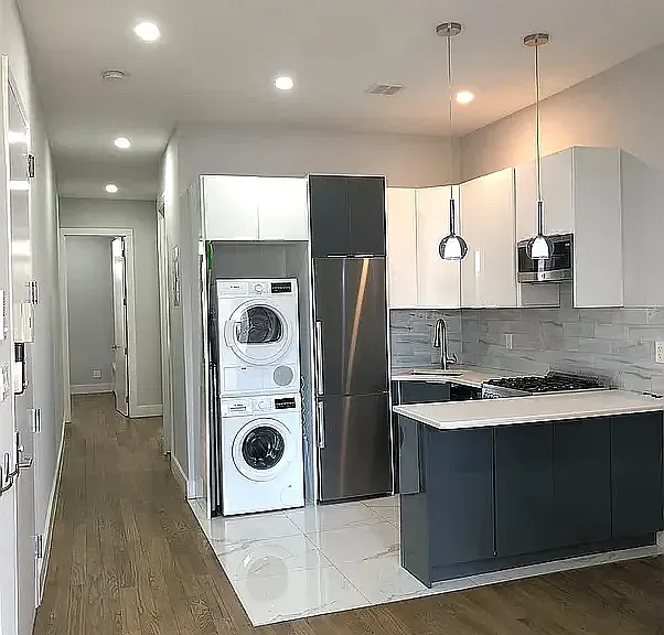 2038 5th Ave #4F — Photo 1
