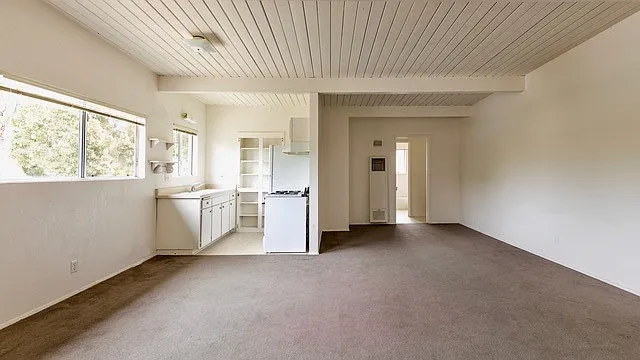 6565 Segovia Rd #3 — Photo 2