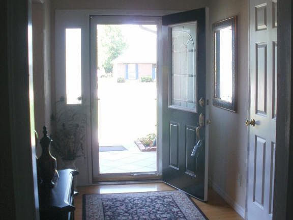 4th image of 2232 Portland Dr