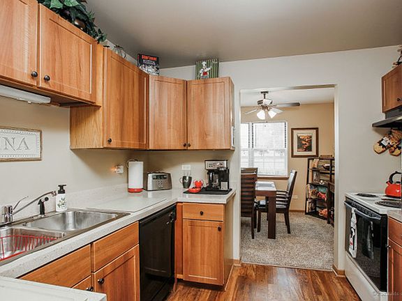 3rd image of 220-248 S Rush St #248-2A