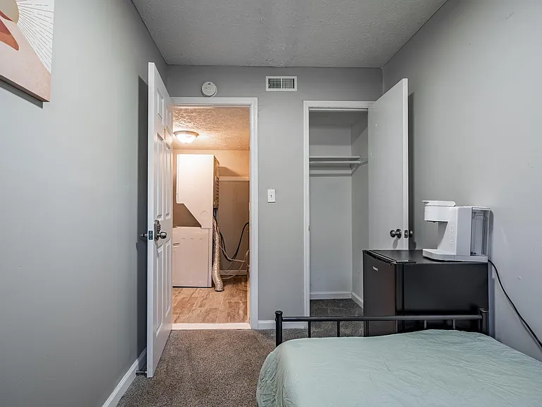 Tarragon Dr — Photo 2