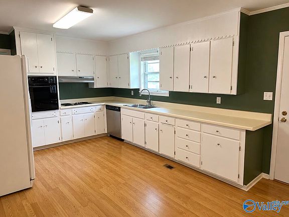 3rd image of 1007 Nelson Rd