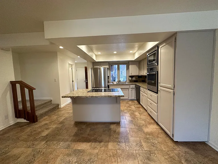 2031 Sunburst Way — Photo 3