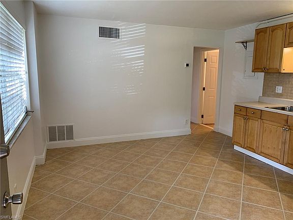 3rd image of 457 Tallwood St #3
