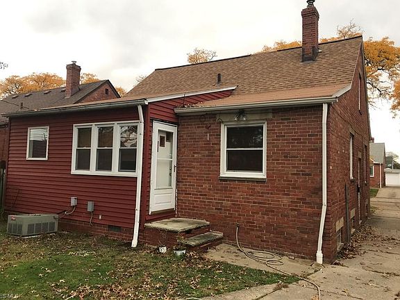 3rd image of 8901 Morton Ave