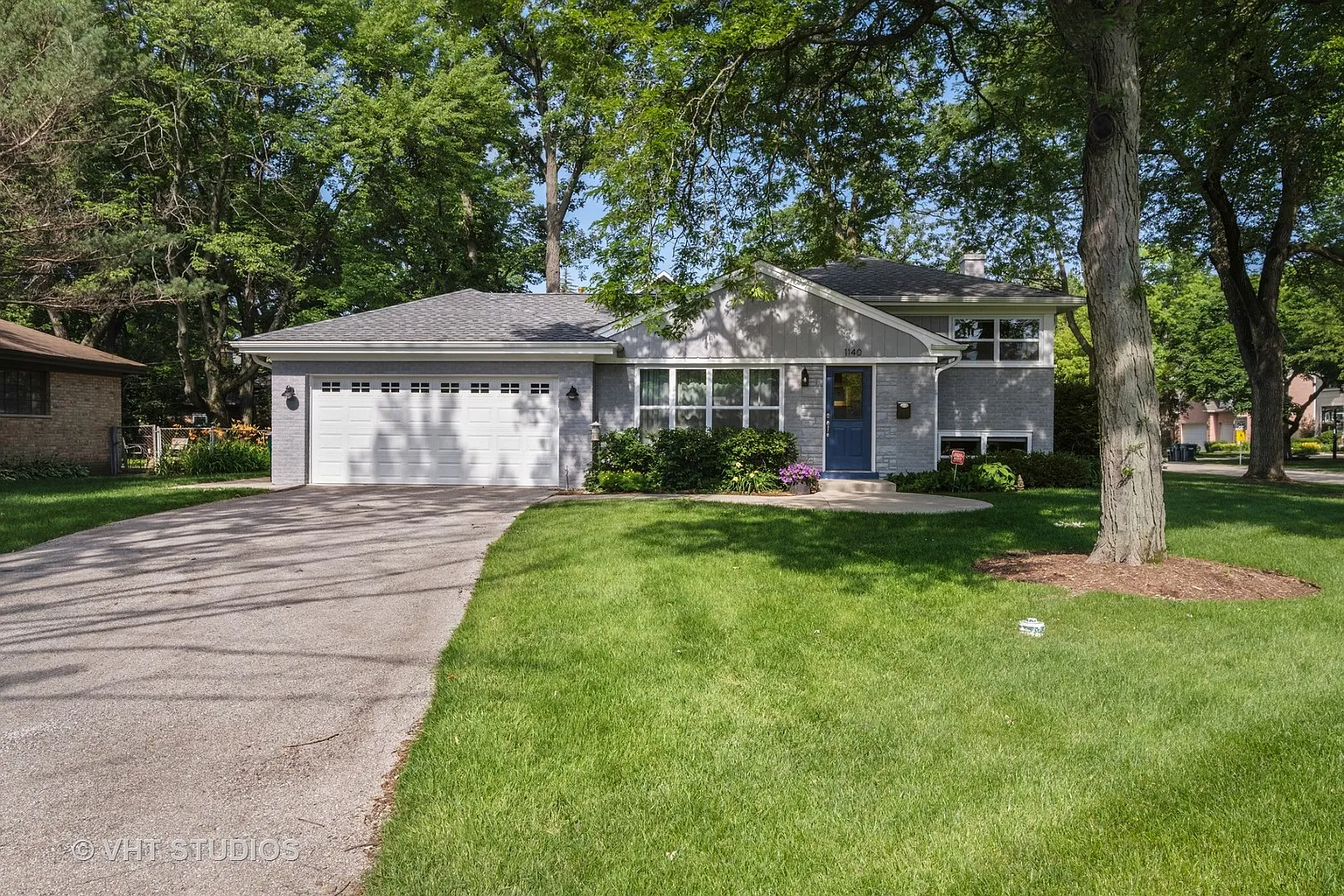 1140 Lee Rd photo 1
