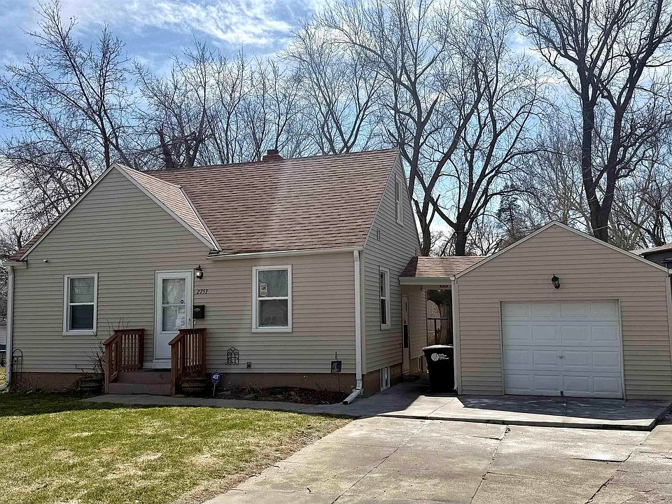 1st image of 2753 Sharon Dr