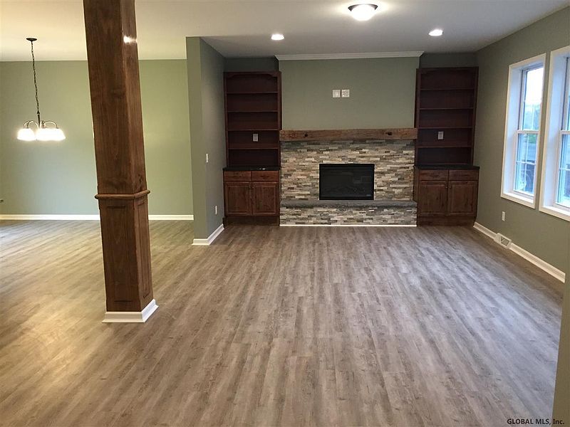 3rd image of 201 MAPLE AV