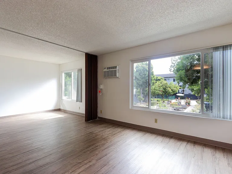 Miracle Terrace — Photo 11
