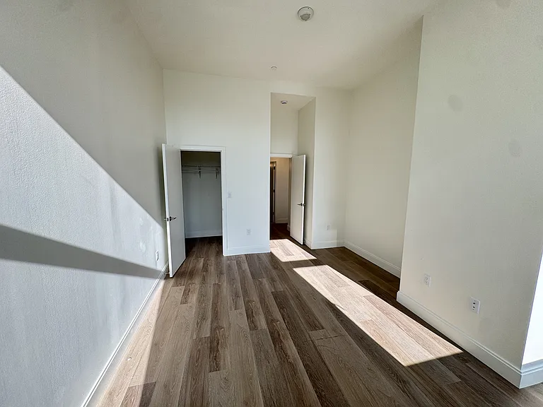 Gardner Ter — Photo 8