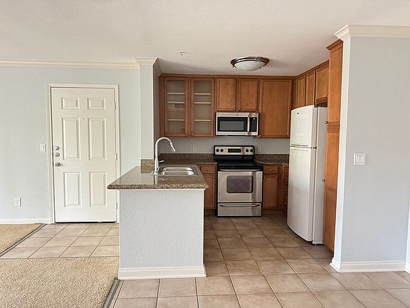 2nd image of 1023 Vista Del Cerro Dr Unit 203