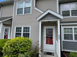 869 Charnwood Ln, Columbus, OH 43085
