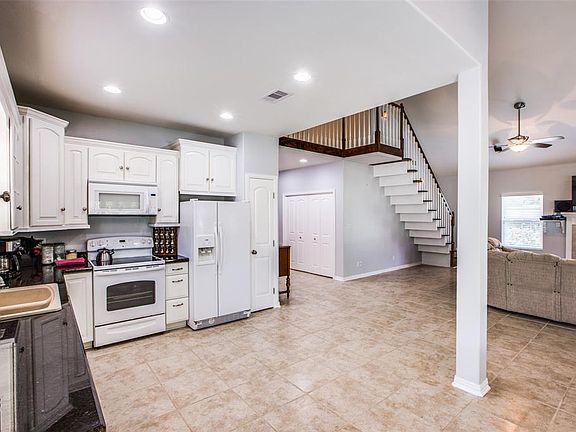 4th image of 159 Bay Haven Blvd