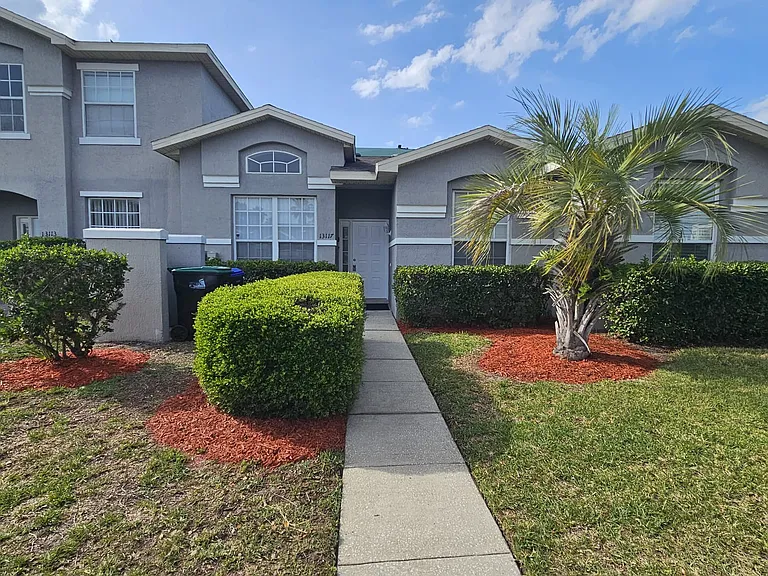 13117 Summerton Dr — Photo 2