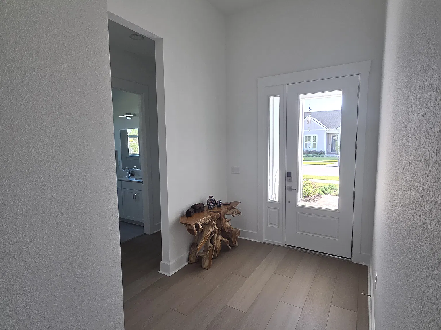 3 bed, 2228 sqft, $900 — Photo 4