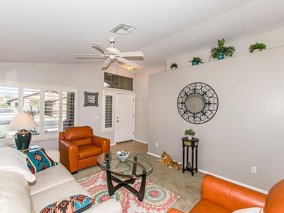 4th image of 3 E Mayfield Dr