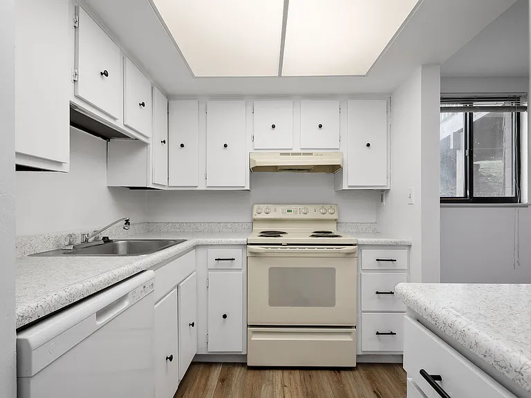 Heritage Meadows Apartments — Photo 16