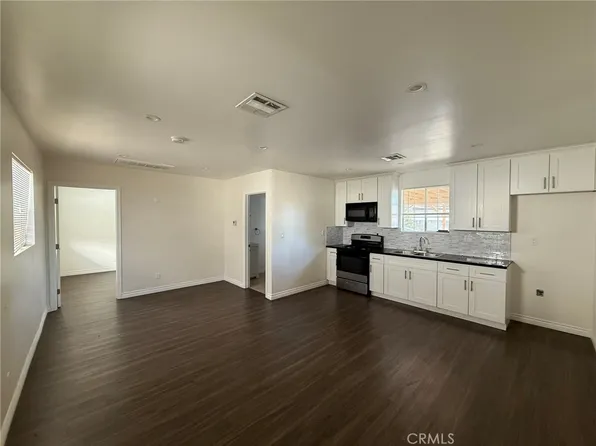 7053 Lindley Ave, Reseda, CA 91335