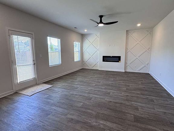 3rd image of 5303 Tolar Rd