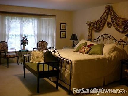 3rd image of 653 Saddlebrook Dr
