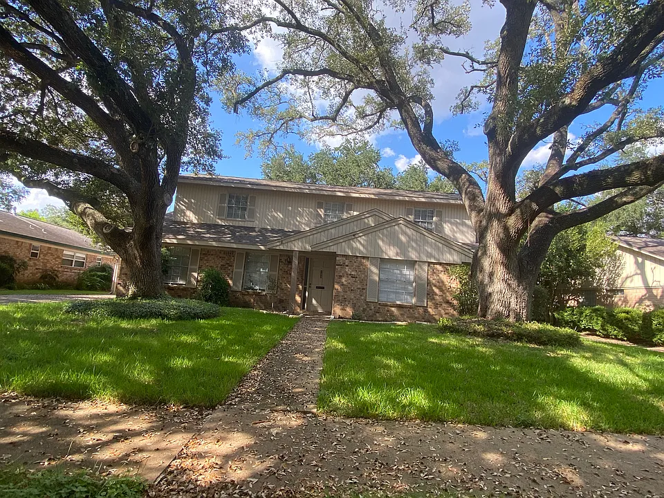 122 Camellia St