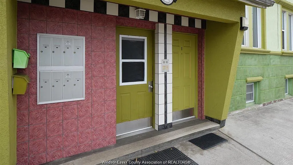 1 bed, $1,300 — Photo 3